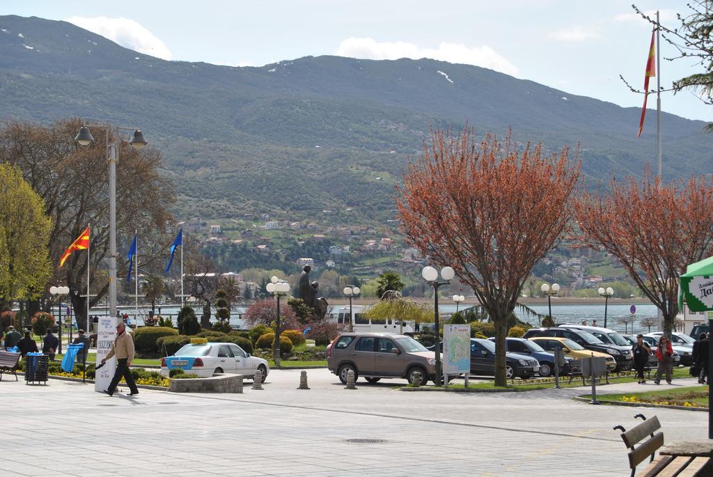 La Piazza Apartment Ohrid Bagian luar foto
