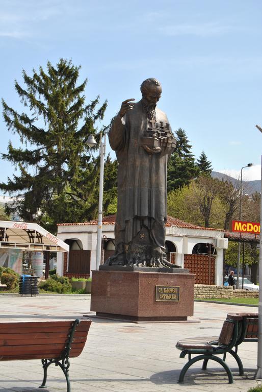 La Piazza Apartment Ohrid Bagian luar foto